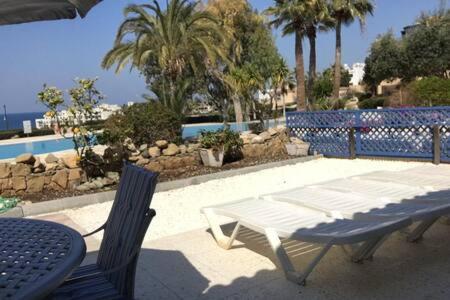 Kings Palace - Superb 2 Bed Ground Floor Apartment Paphos ภายนอก รูปภาพ