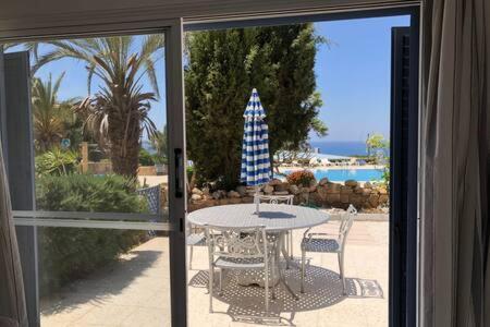 Kings Palace - Superb 2 Bed Ground Floor Apartment Paphos ภายนอก รูปภาพ